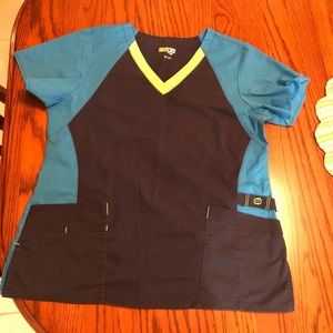 Wonder wink scrub top